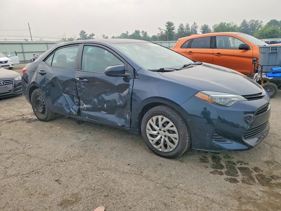 2019 TOYOTA COROLLA LE 4
