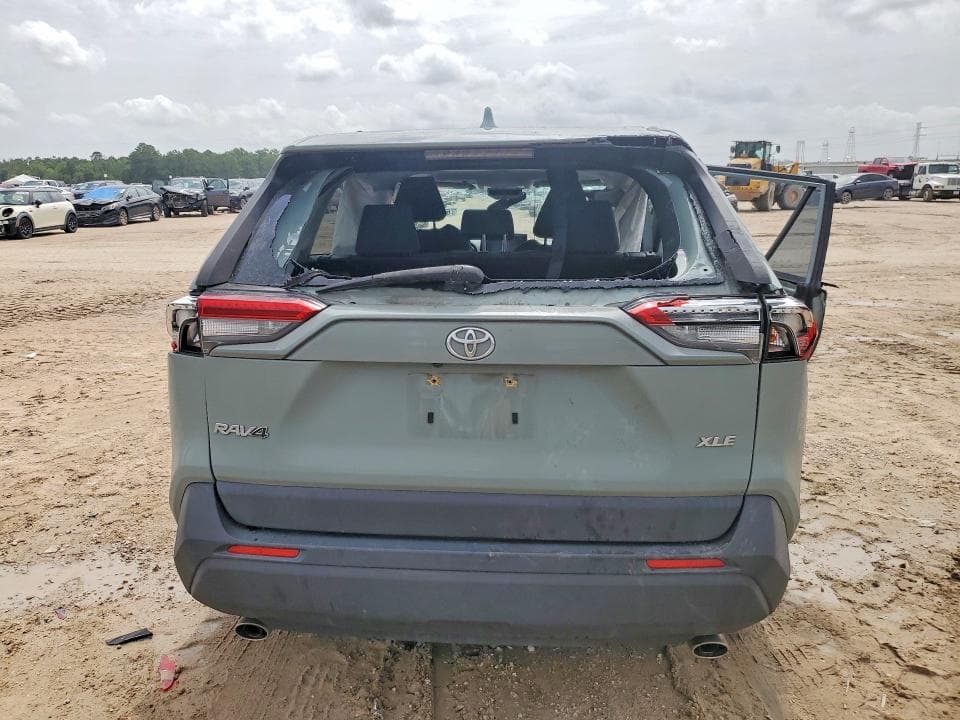 2021 TOYOTA RAV4 XLE 6