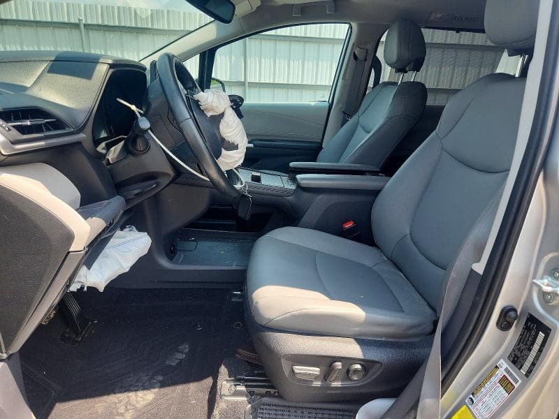 2023 TOYOTA SIENNA XLE 7