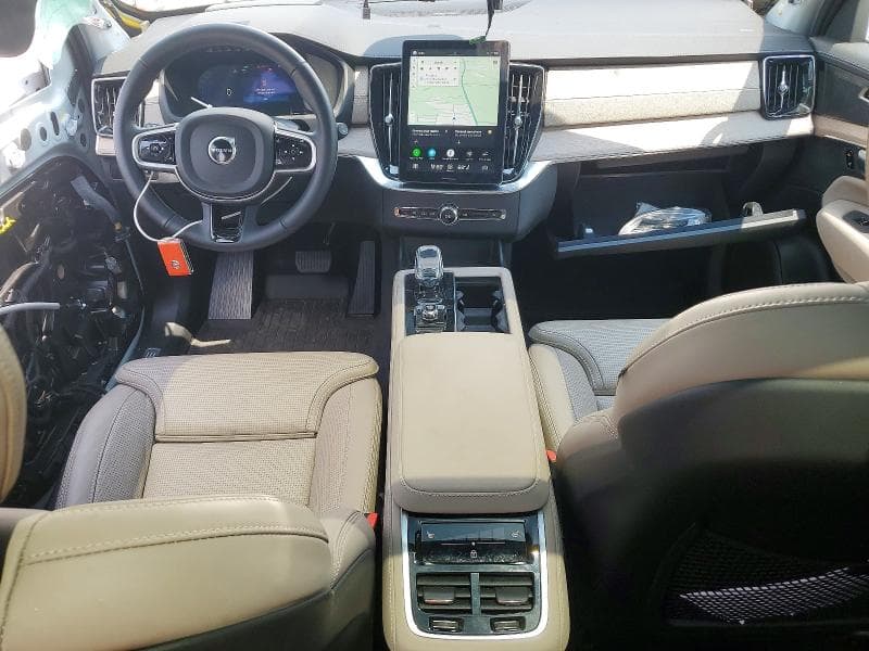 2025 VOLVO XC90 ULTRA 8