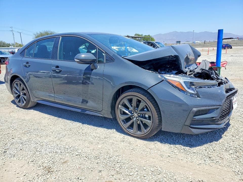 2026 TOYOTA COROLLA XSE 4