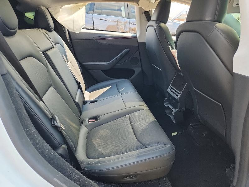 2026 TESLA MODEL Y 10