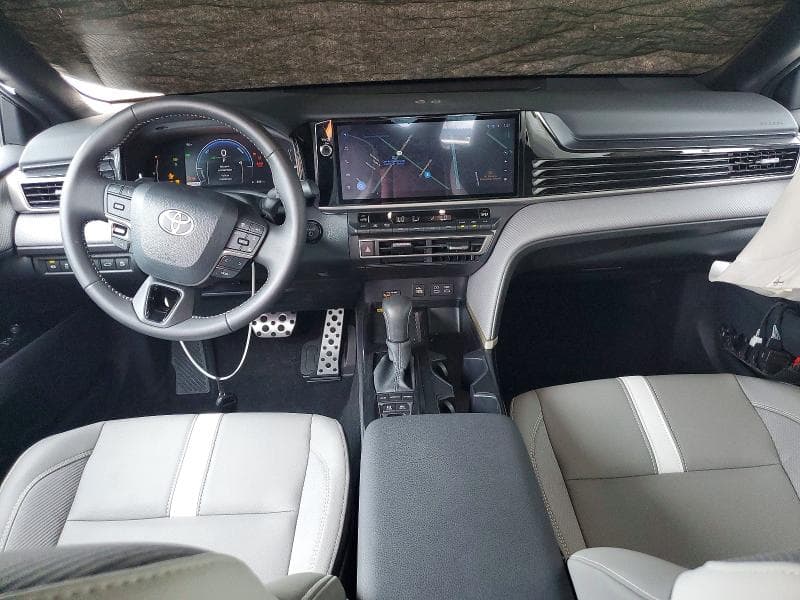 2026 TOYOTA CAMRY SE 8