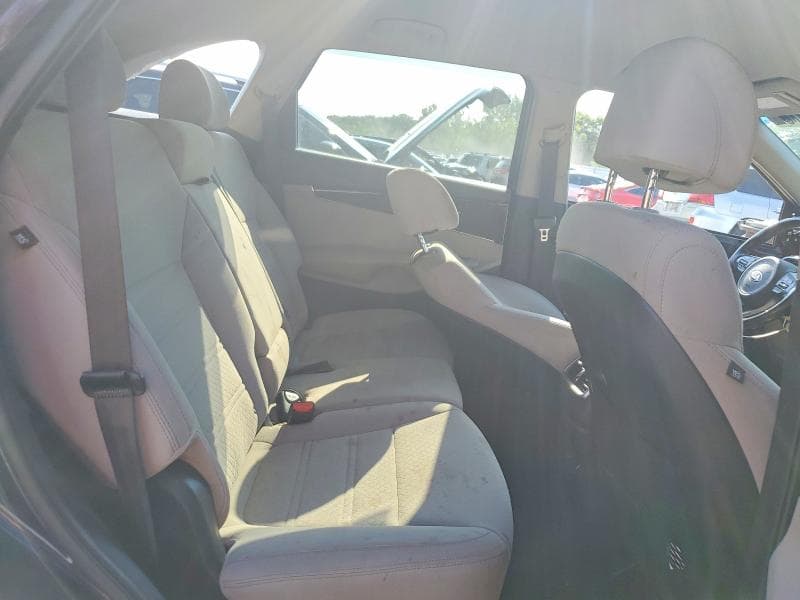 2017 KIA SORENTO LX 11