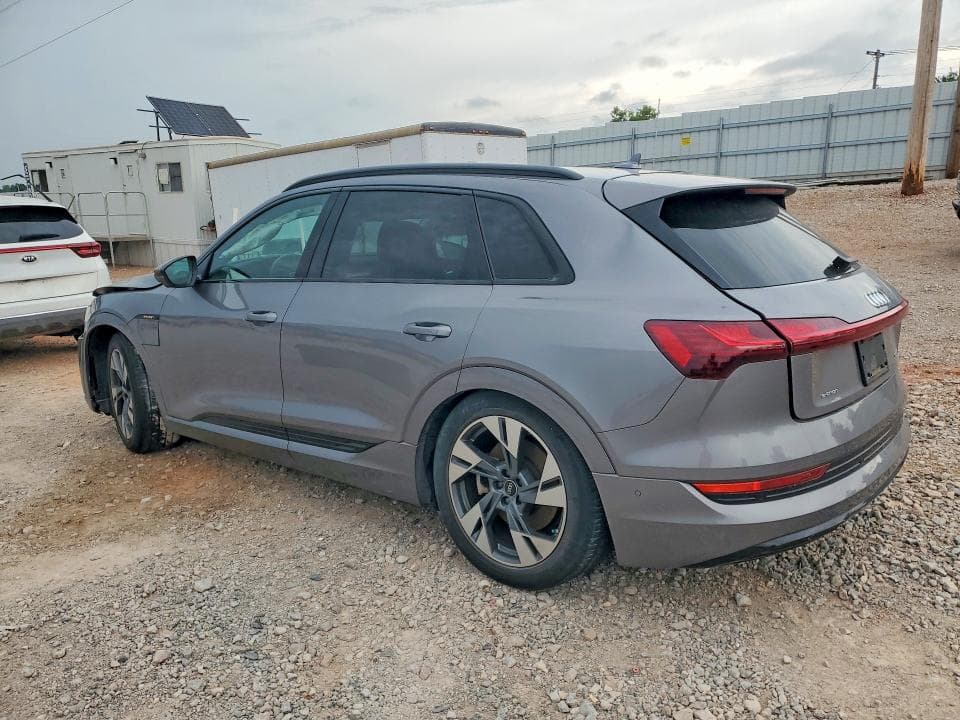 2022 AUDI E-TRON PREMIUM 2