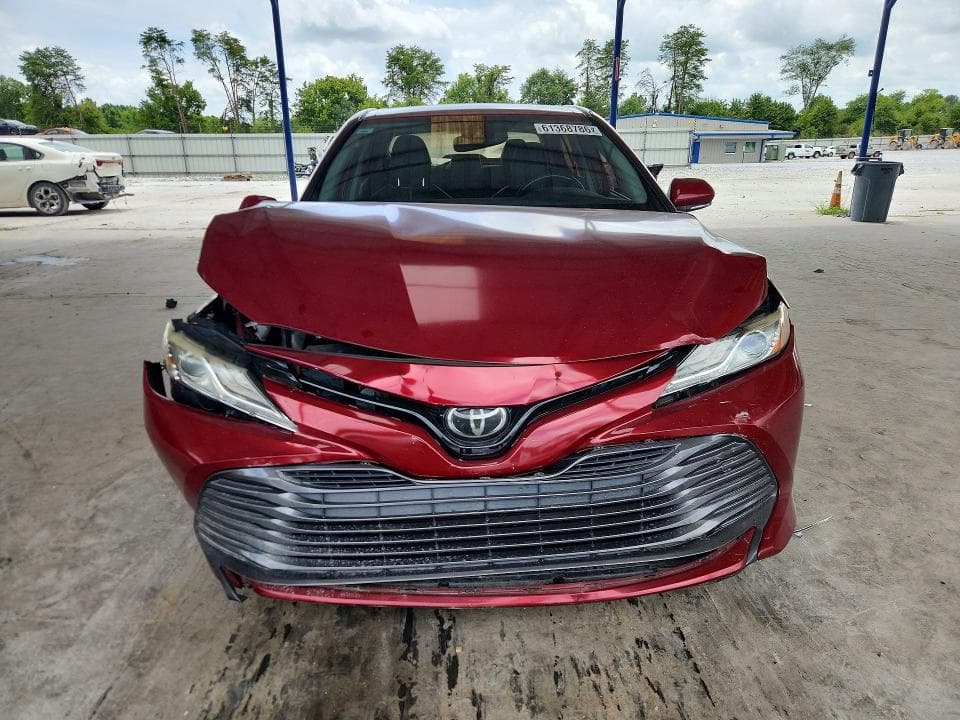 2019 TOYOTA CAMRY XLE 5