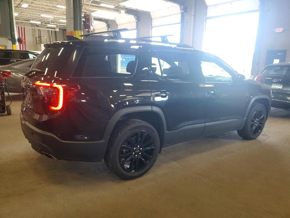 2023 GMC ACADIA SLE 3