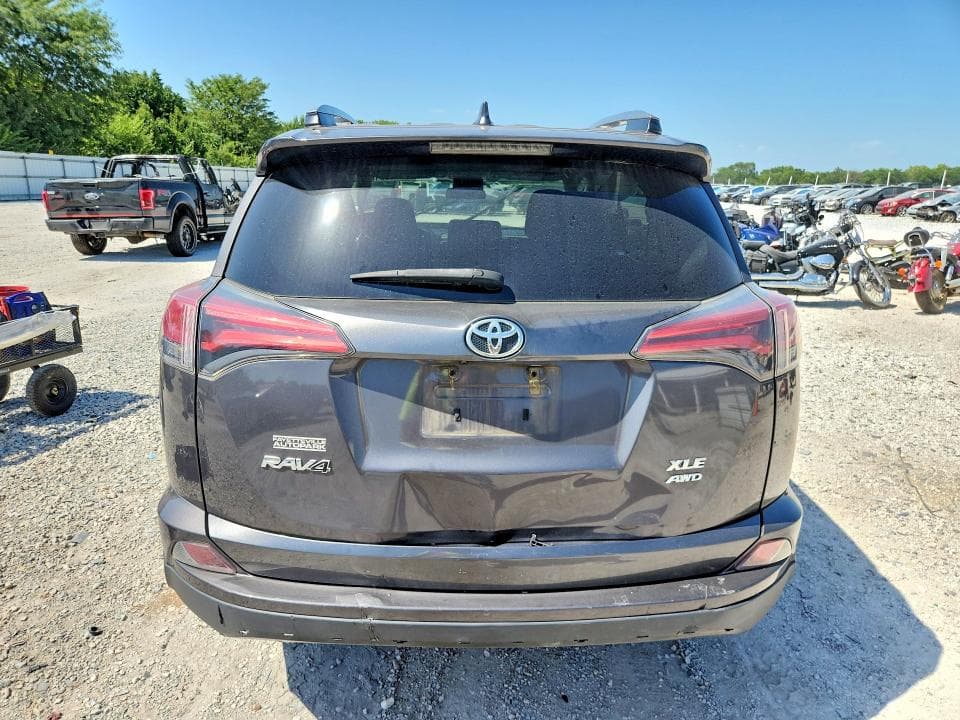 2018 TOYOTA RAV4 XLE 6