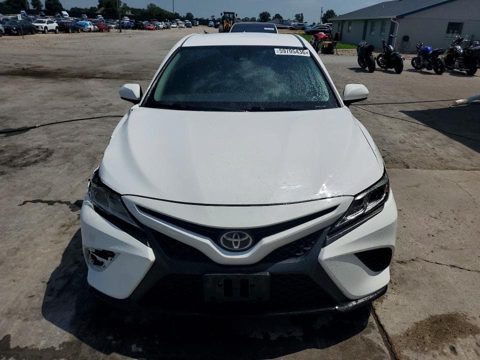 2019 TOYOTA CAMRY SE 5