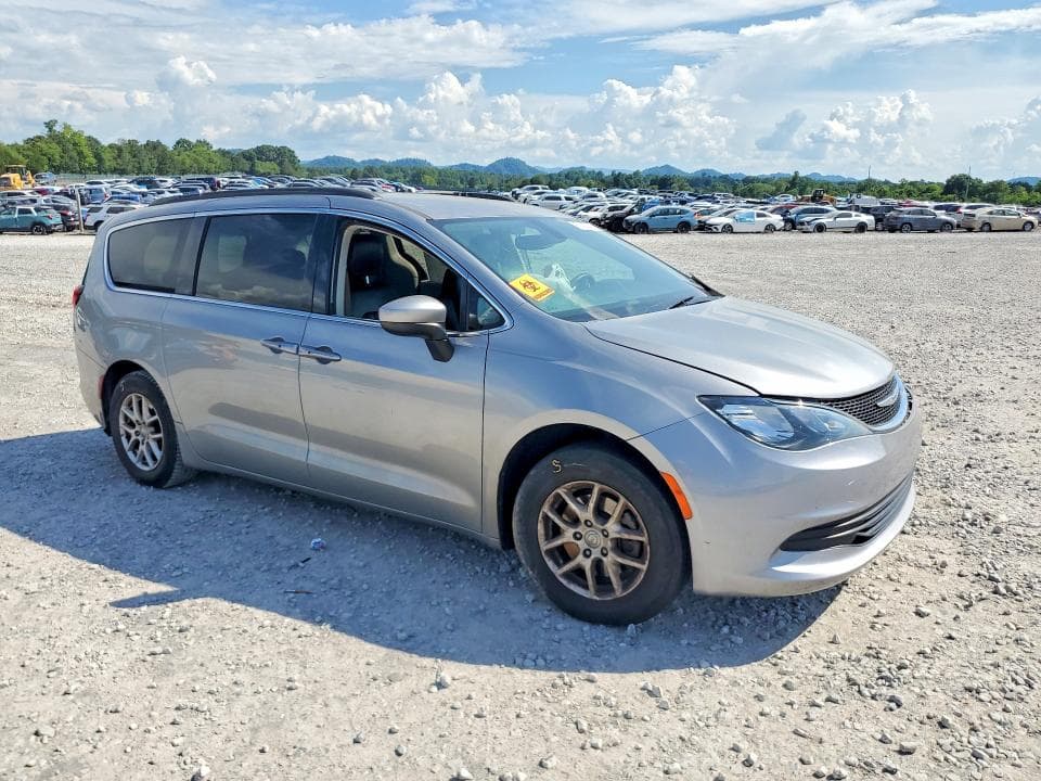 2020 CHRYSLER VOYAGER LXI 4