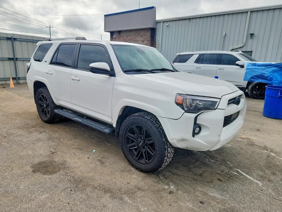 2021 TOYOTA 4RUNNER SR5 4