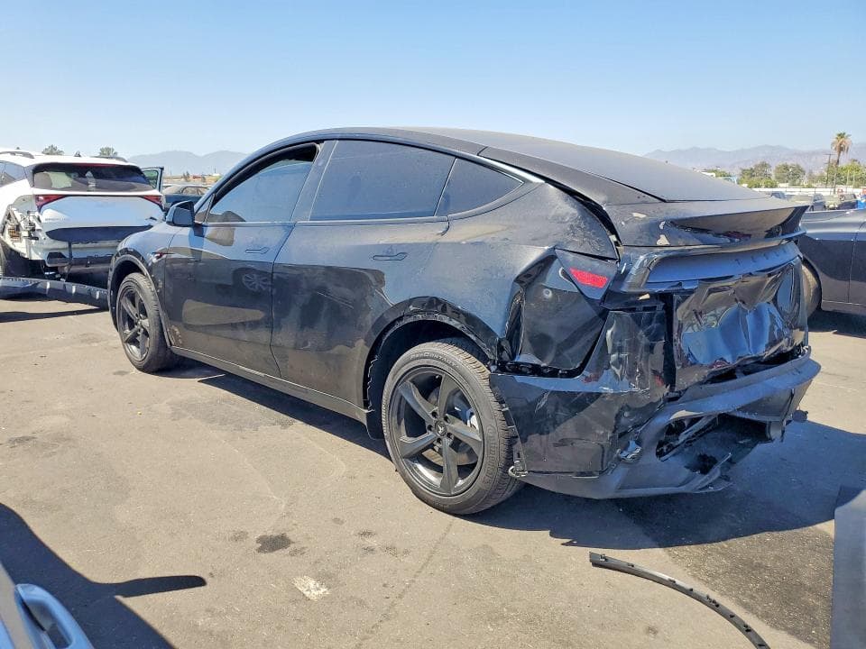 2026 TESLA MODEL Y 2