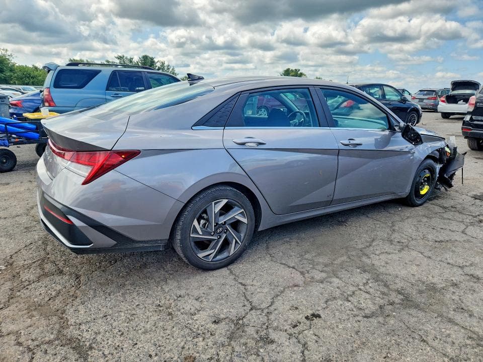 2024 HYUNDAI ELANTRA SEL 3