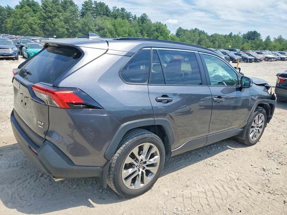 2022 TOYOTA RAV4 XLE PREMIUM 3