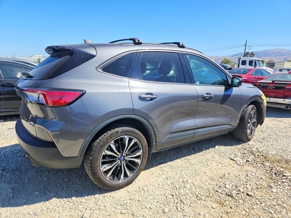 2021 FORD ESCAPE SE 3