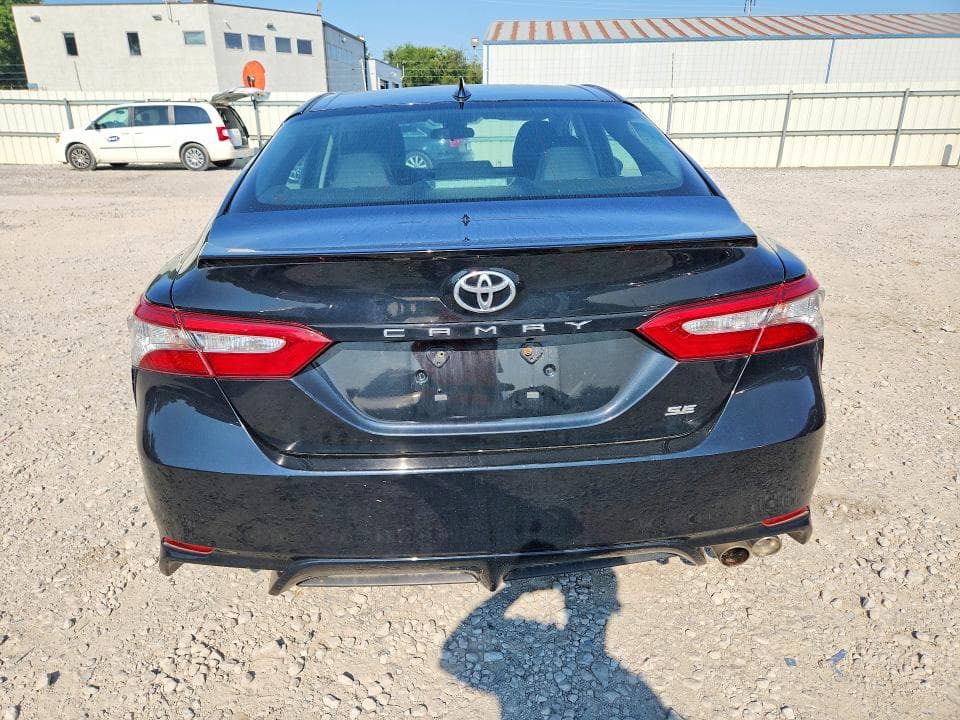 2019 TOYOTA CAMRY SE 6