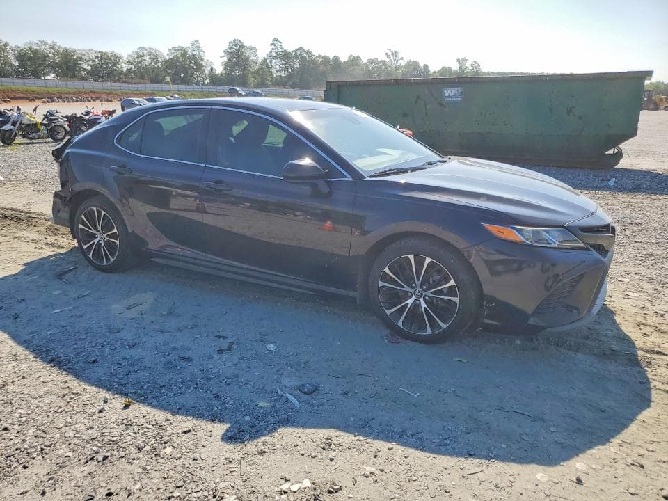 2018 TOYOTA CAMRY SE 4