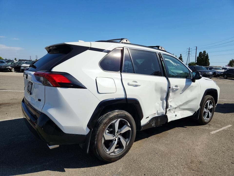 2021 TOYOTA RAV4 PRIME SE 3