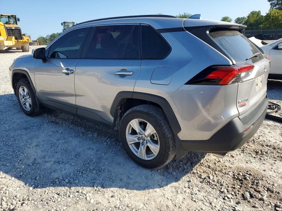 2021 TOYOTA RAV4 XLE 2