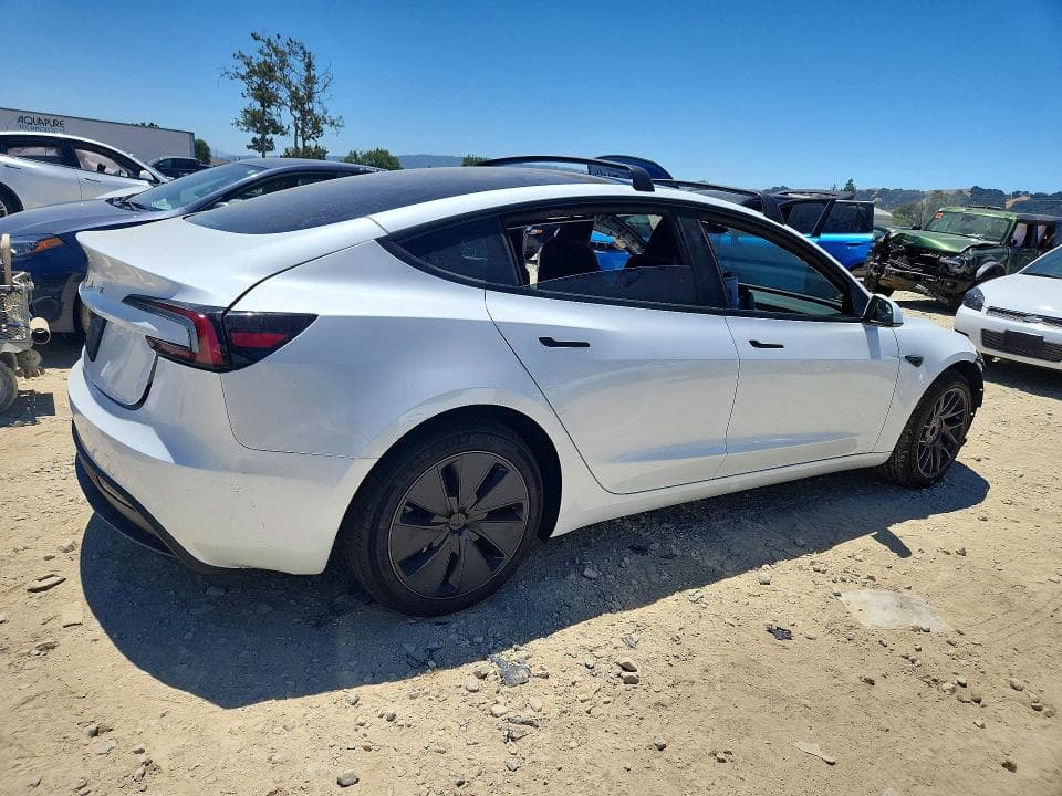 2026 TESLA MODEL 3 3
