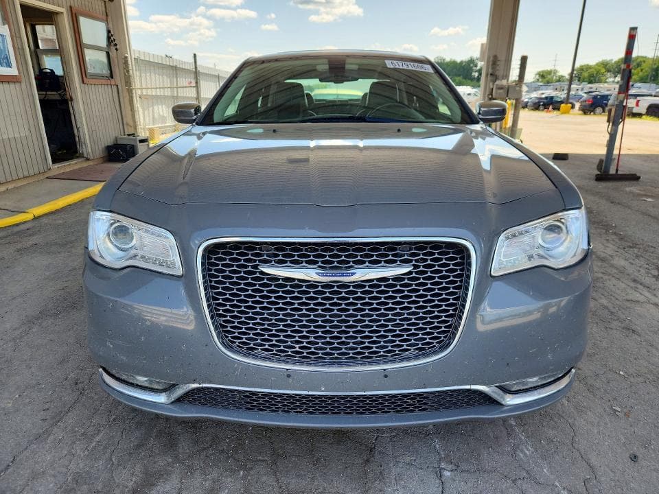 2019 CHRYSLER 300 LIMITED 5