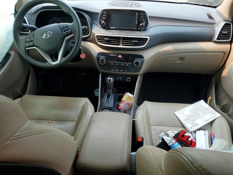 2020 HYUNDAI TUCSON SE 8
