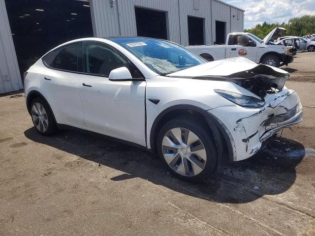 2023 TESLA MODEL Y 4