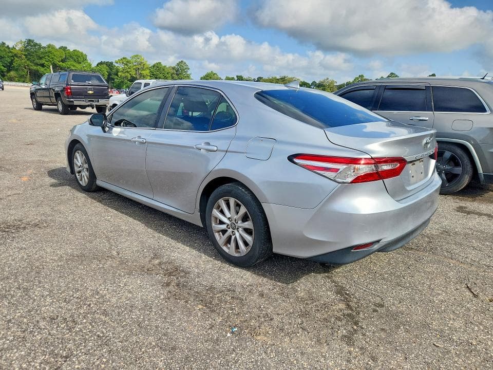 2020 TOYOTA CAMRY LE 2