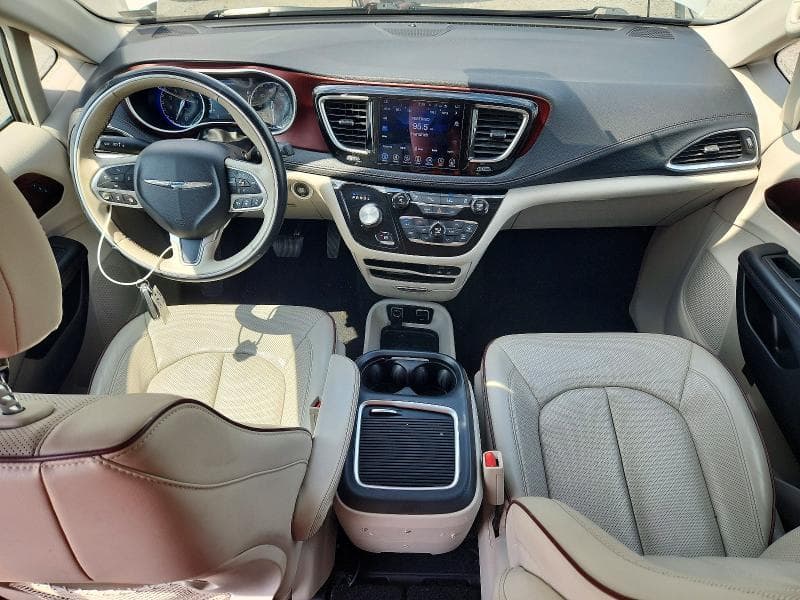 2017 CHRYSLER PACIFICA LIMITED 8