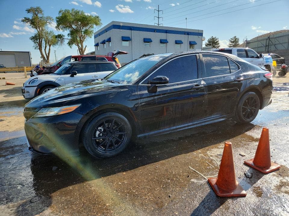 2018 TOYOTA CAMRY XSE - 1