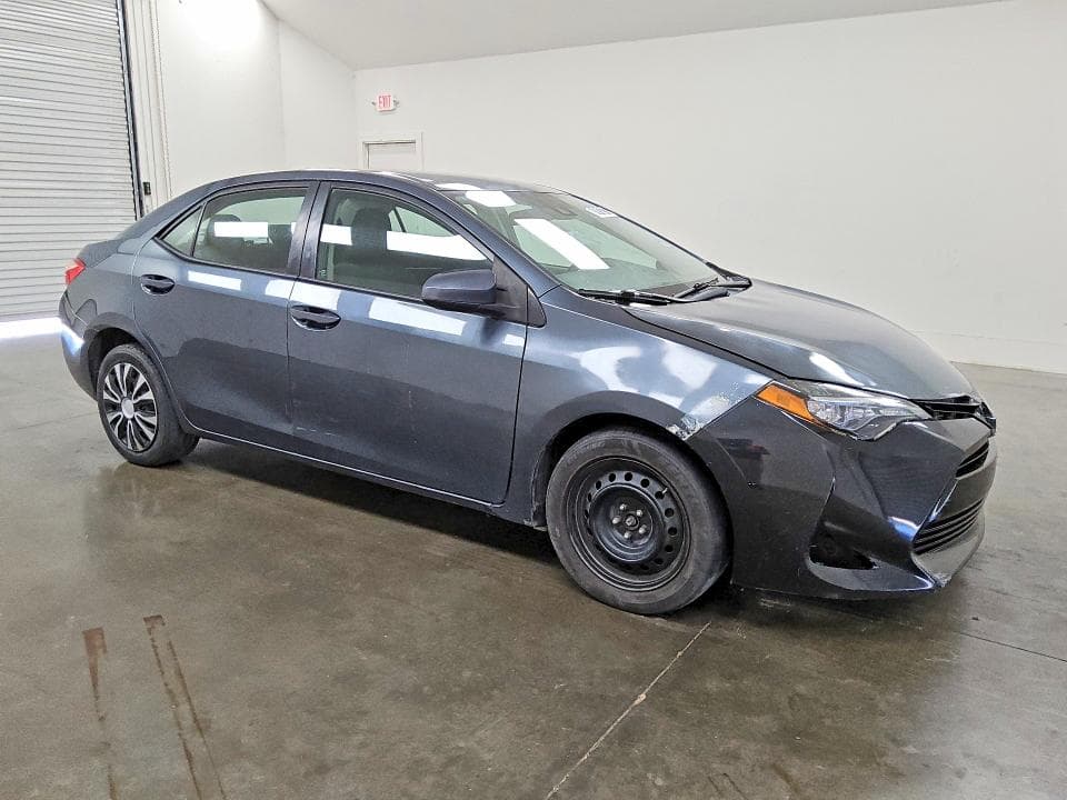2017 TOYOTA COROLLA LE 4