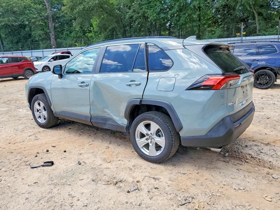 2020 TOYOTA RAV4 XLE 2