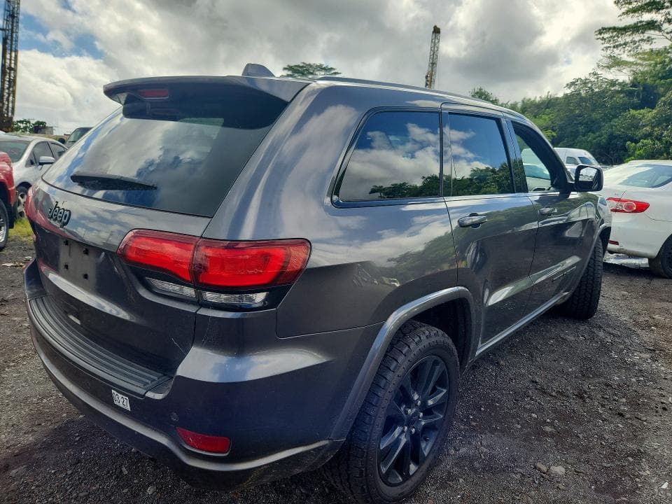 2019 JEEP GRAND CHEROKEE LAREDO 3