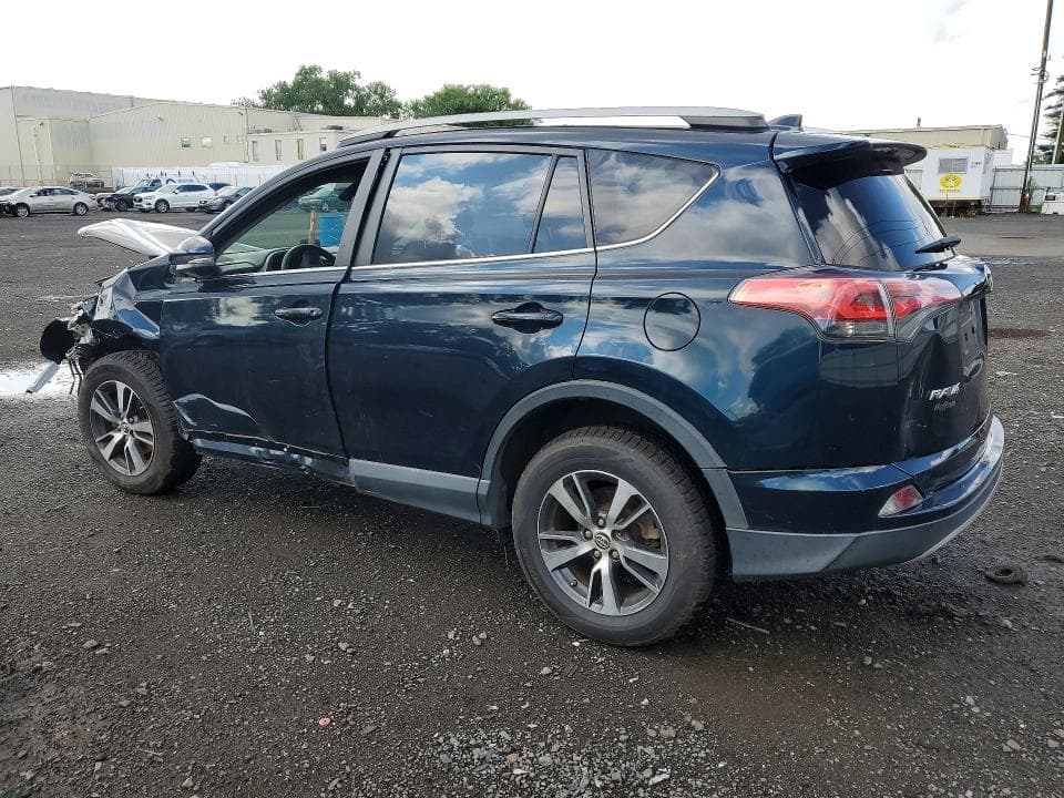 2018 TOYOTA RAV4 XLE 2
