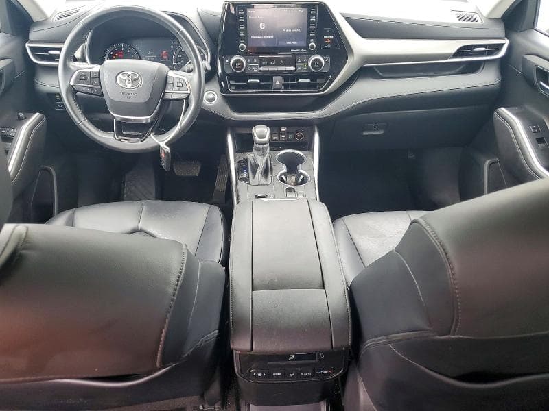 2020 TOYOTA HIGHLANDER XLE 8