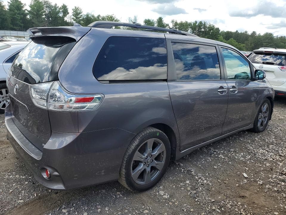 2018 TOYOTA SIENNA SE PREMIUM 8-PASSENGER 3
