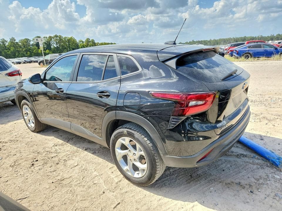 2026 CHEVROLET TRAX LS 2