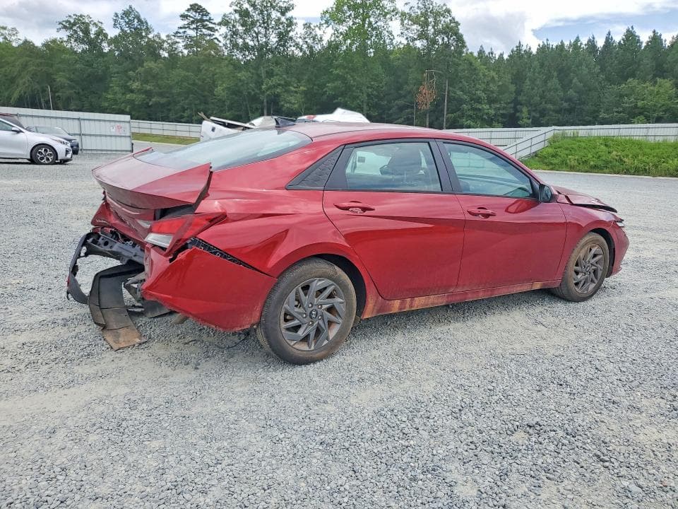 2024 HYUNDAI ELANTRA SEL 3