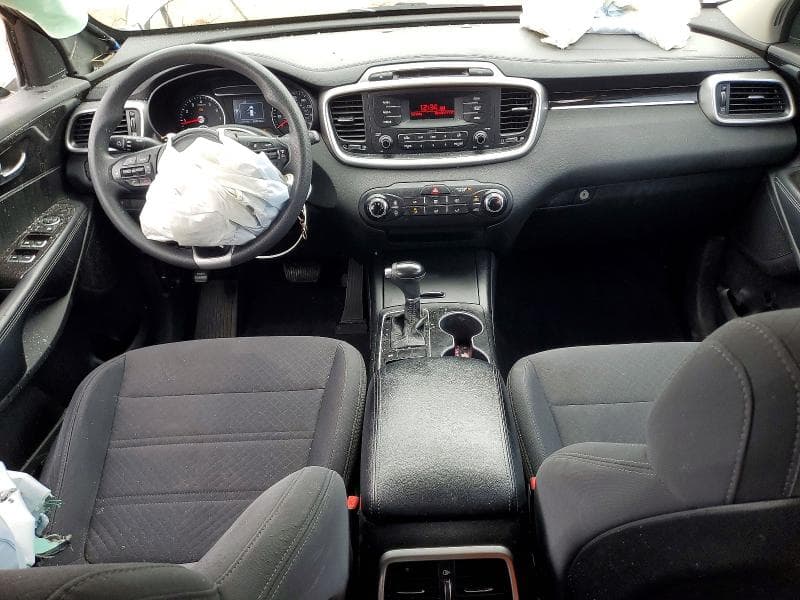 2017 KIA SORENTO L 8