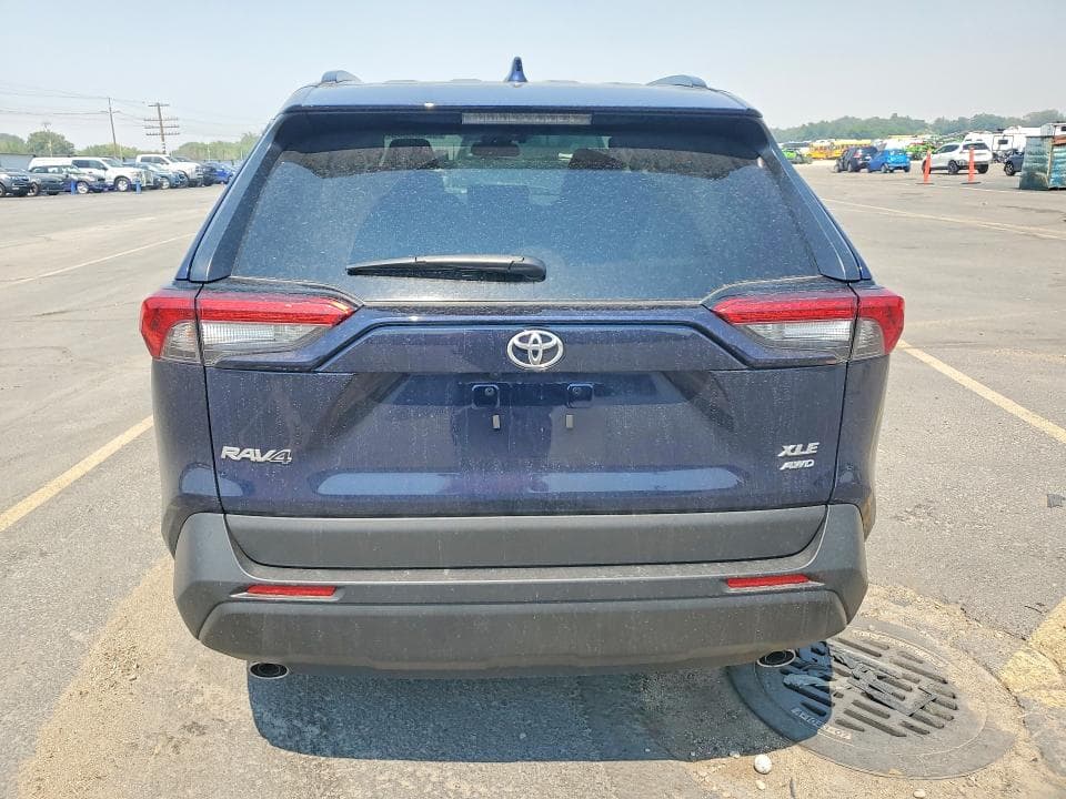 2025 TOYOTA RAV4 XLE PREMIUM 6
