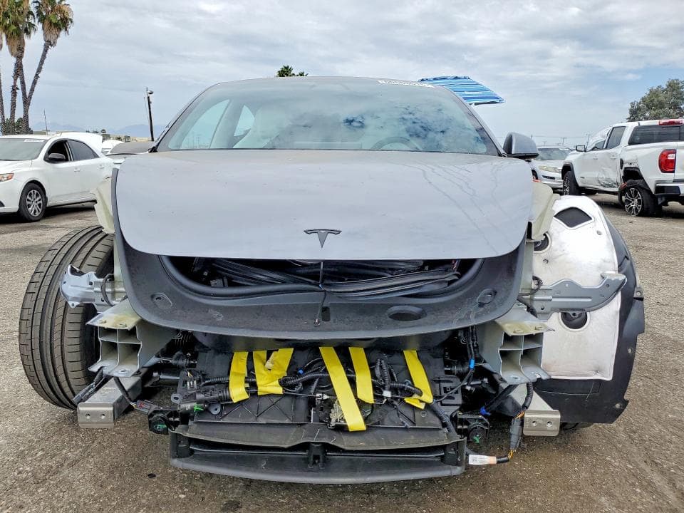 2026 TESLA MODEL 3 5