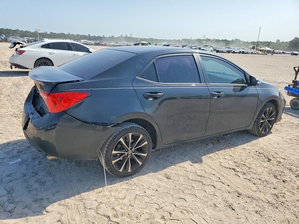 2019 TOYOTA COROLLA SE 3