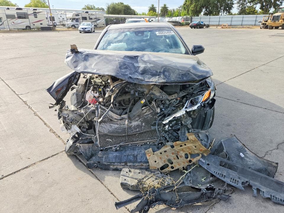 2018 TOYOTA CAMRY SE 5