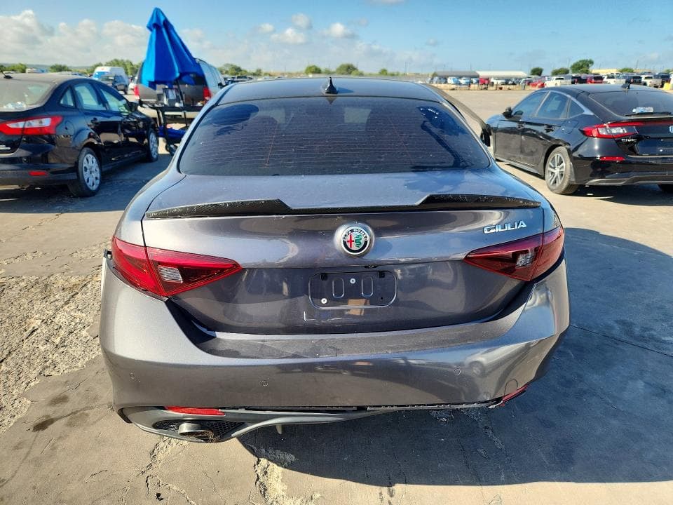 2018 ALFA ROMEO GIULIA TI 6