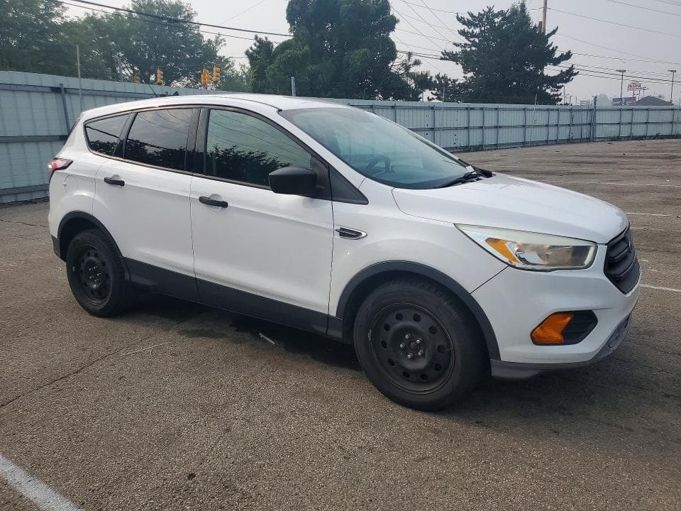 2017 FORD ESCAPE S 4