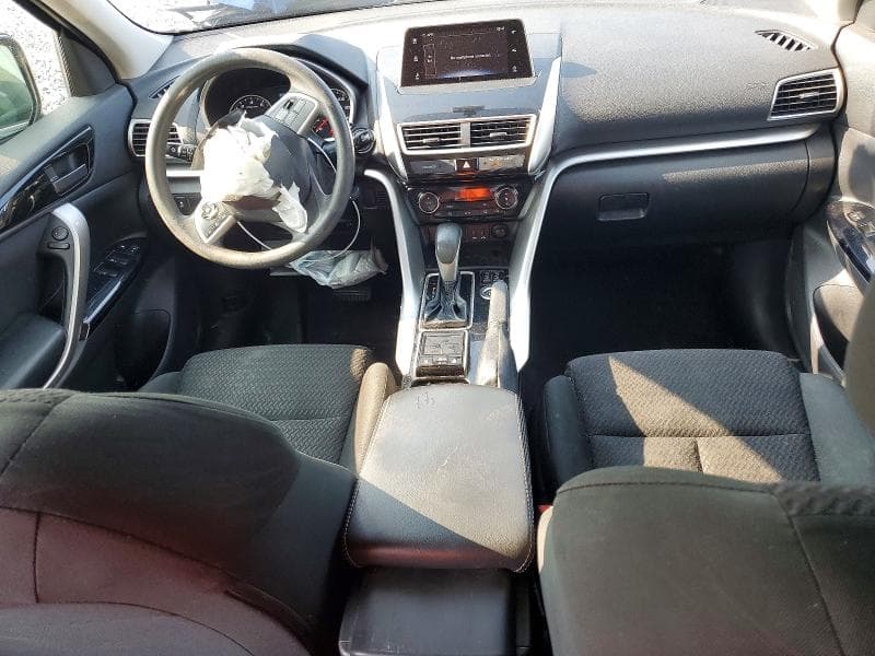 2020 MITSUBISHI ECLIPSE CROSS LE 8