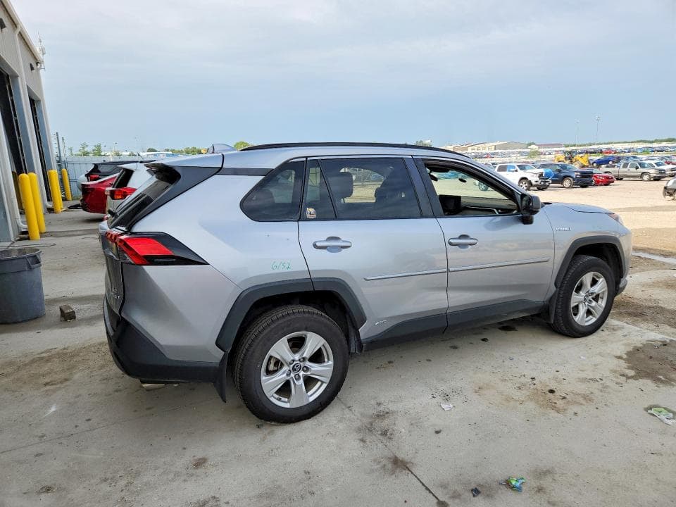 2020 TOYOTA RAV4 LE 3