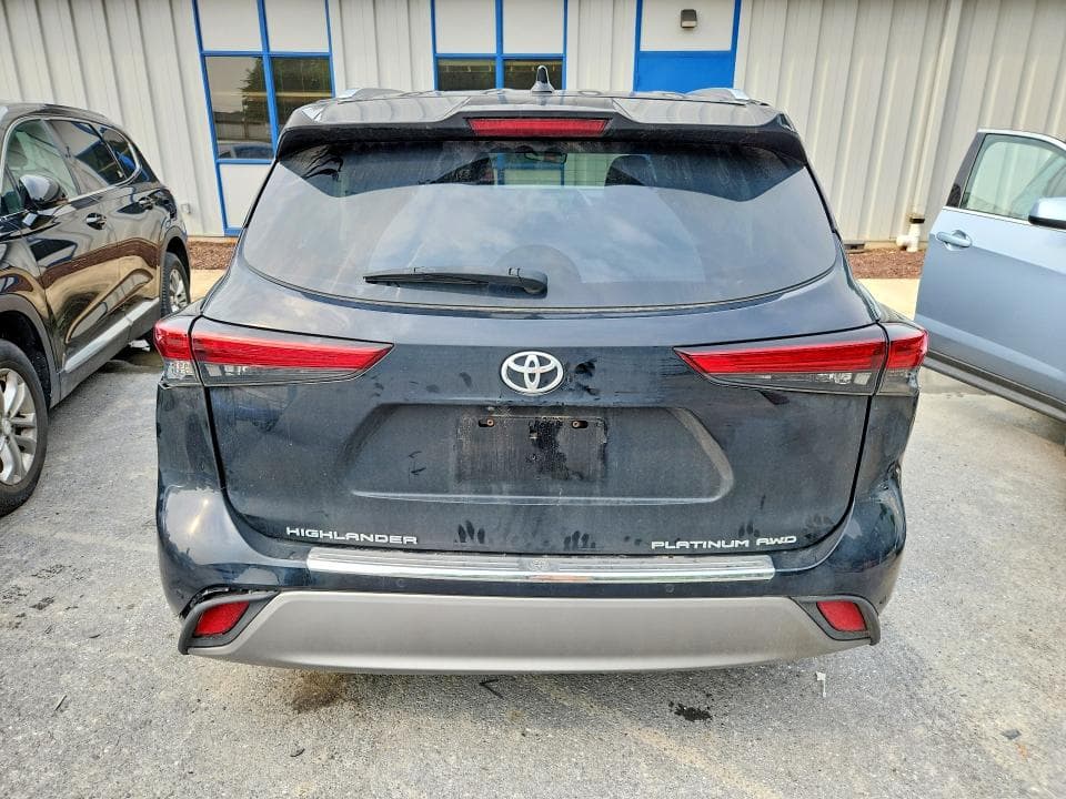 2023 TOYOTA HIGHLANDER PLATINUM 6