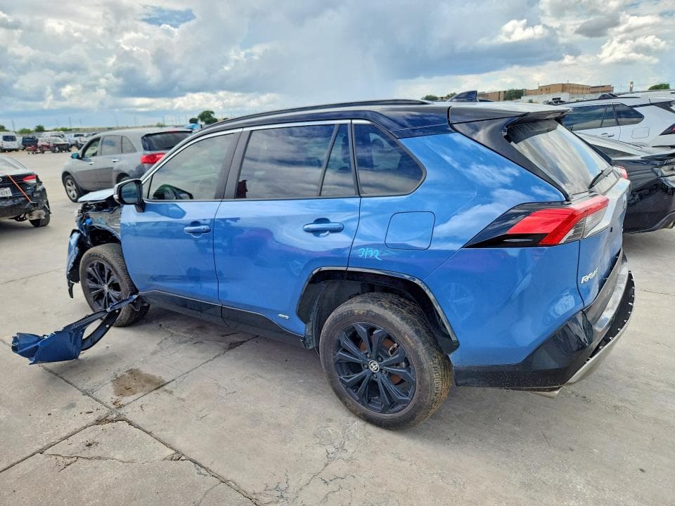 2024 TOYOTA RAV4 XSE 2