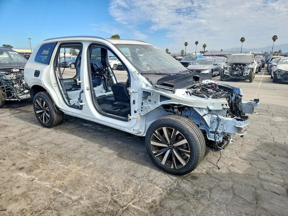 2026 VOLVO XC90 CORE 4